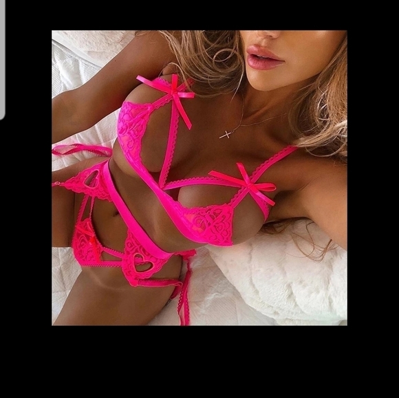 Pink strappy bra garter lingerie - Picture 3 of 10